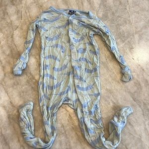 KicKee pants green and blue print with baby otters